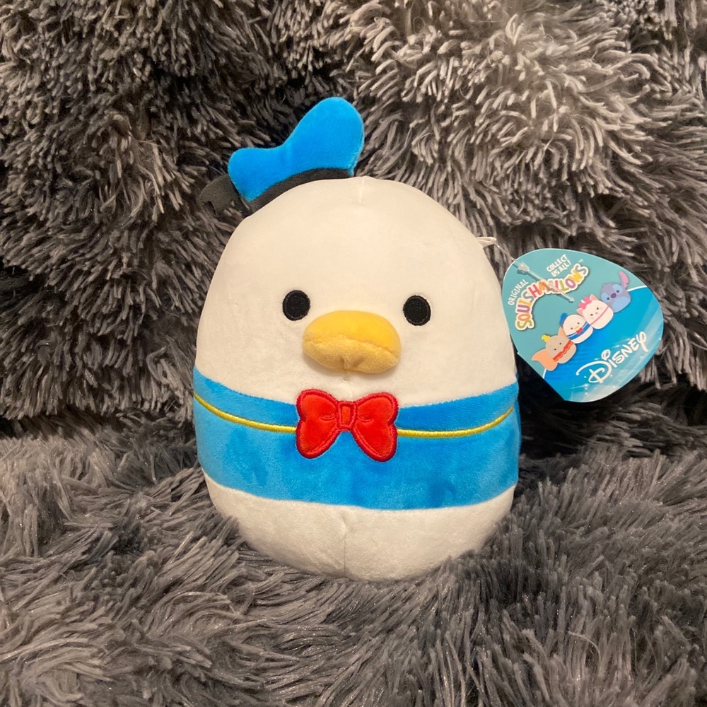 8 in. Donald Duck Squishmallow Disney Edition